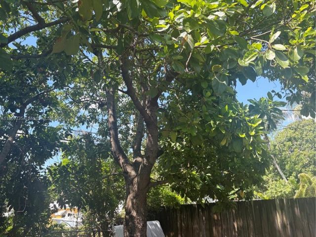 3-bedroom home for sale in Hollywood - 2530 Washington St - MondialRealty