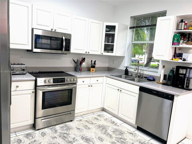 Home for rent at 1120 Canella Ln - photo 6013033