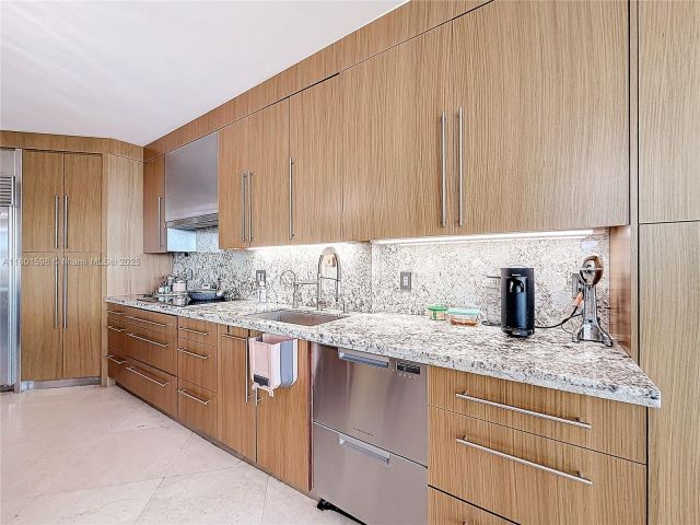 Apartment for sale  Unit #2813 - photo 6009069