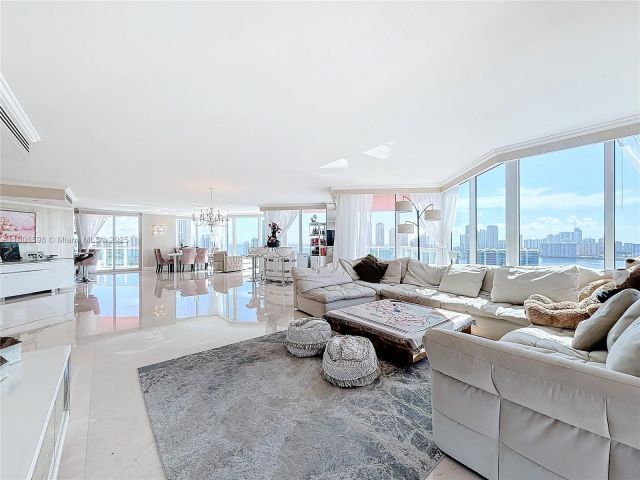 Apartment for sale  Unit #2813 - photo 6009074