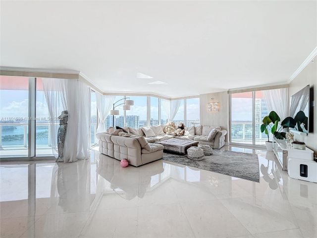 Apartment for sale  Unit #2813 - photo 6009077