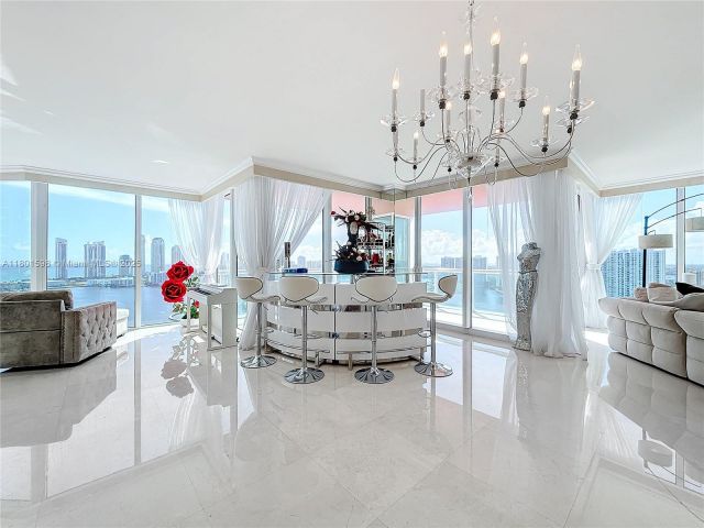 Apartment for sale  Unit #2813 - photo 6009078