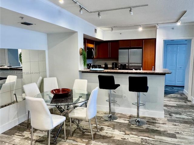 Apartment for rent  Unit #405 - photo 6151958