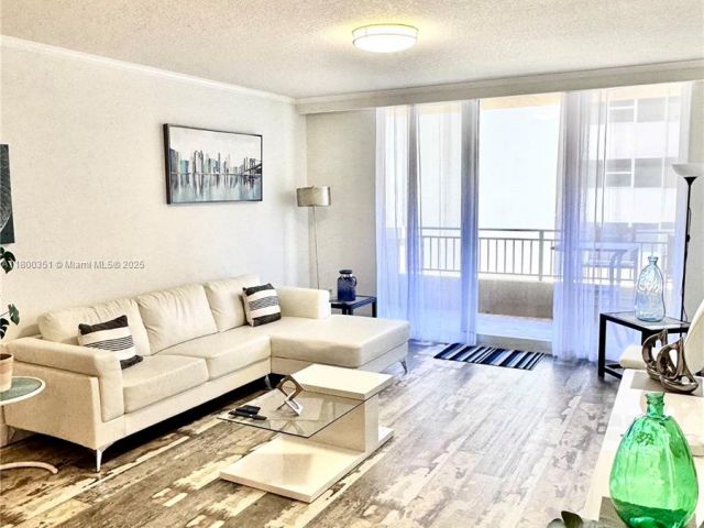 Apartment for rent  Unit #405 - photo 6151959