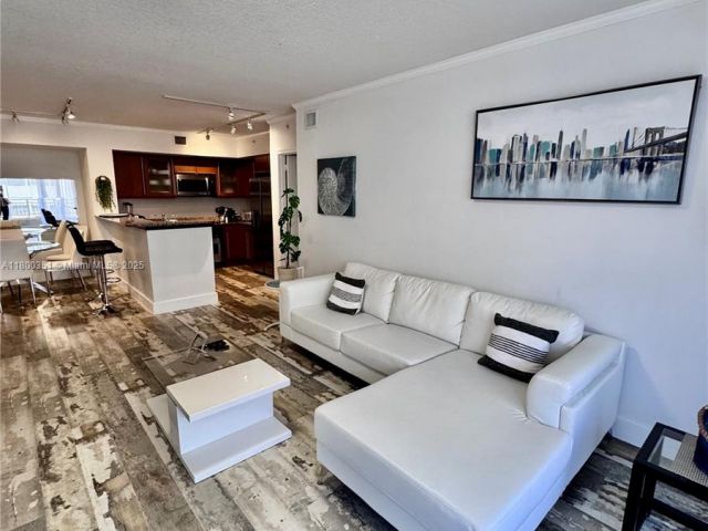 Apartment for rent  Unit #405 - photo 6151960