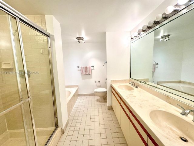 Apartment for sale  Unit #810 - photo 6009503