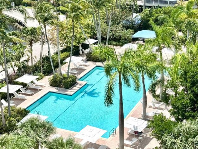 2-bedroom condo for sale in Aventura - 3610 Yacht Club Dr 810 - MondialRealty