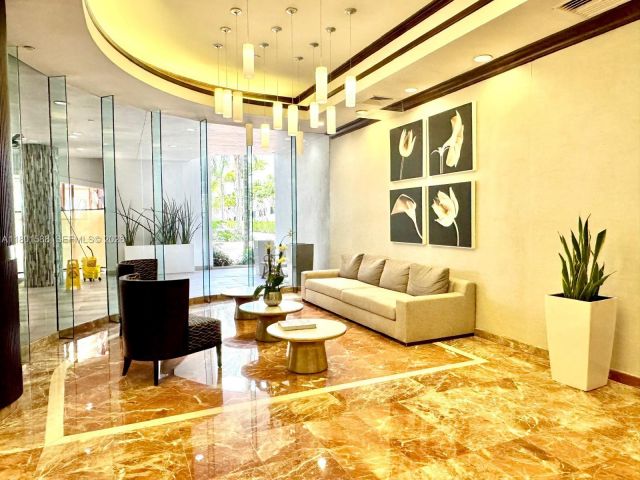 2-bedroom condo for sale in Aventura - 3610 Yacht Club Dr 810 - MondialRealty