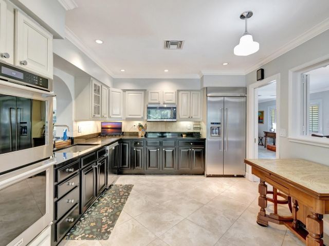 Home for sale at 2601 NE 27th Ter - photo 6034784