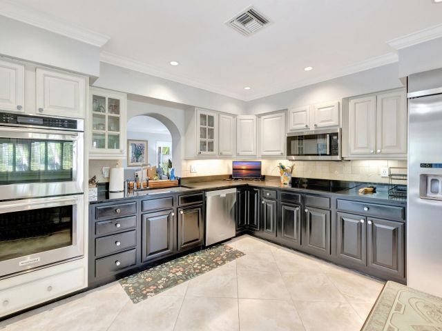 Home for sale at 2601 NE 27th Ter - photo 6034785