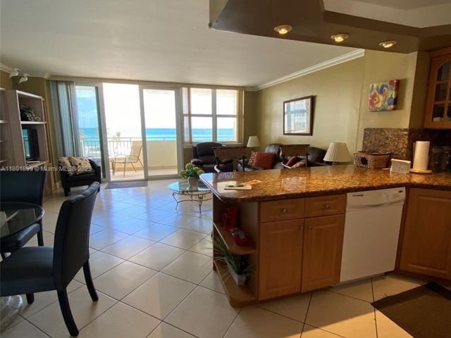 Apartment for sale  Unit #403 - photo 7432941