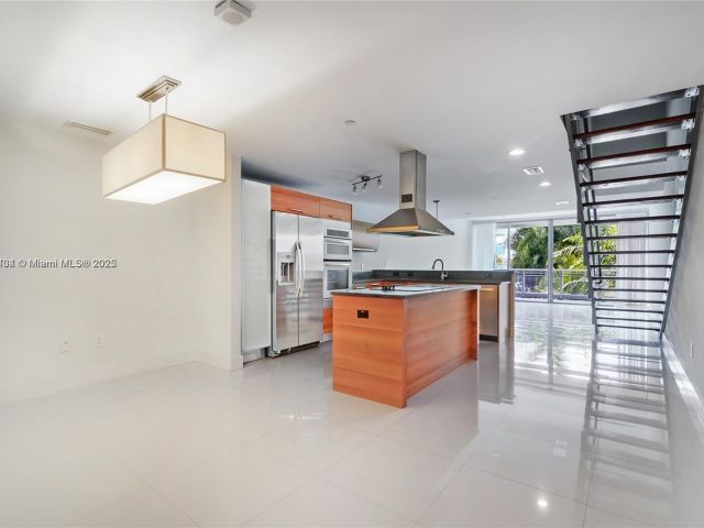 Apartment for sale  Unit #441 - photo 6008883