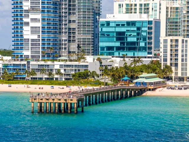 2-bedroom condo for sale in Sunny Isles Beach - 16699 Collins Ave 3401 - MondialRealty