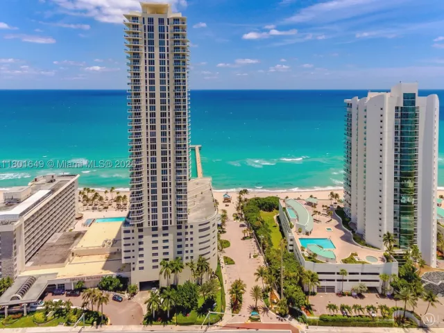 2-bedroom condo for sale in Sunny Isles Beach - 16699 Collins Ave 3401 - MondialRealty