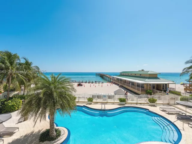 2-bedroom condo for sale in Sunny Isles Beach - 16699 Collins Ave 3401 - MondialRealty
