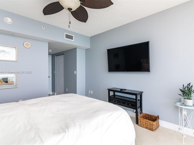 Apartment for sale  Unit #3401 - photo 6011299