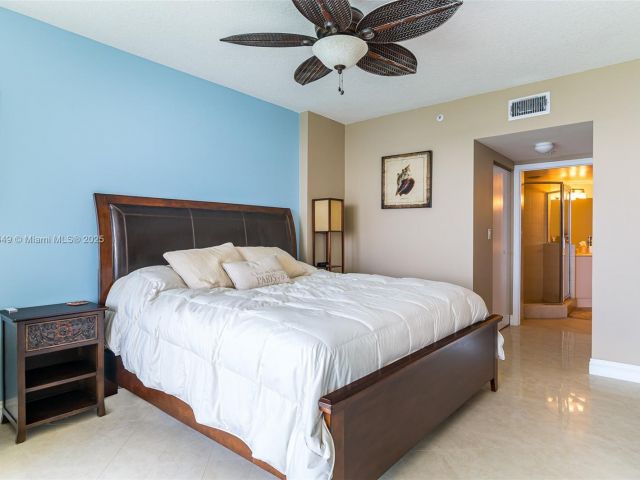 Apartment for sale  Unit #3401 - photo 6011304