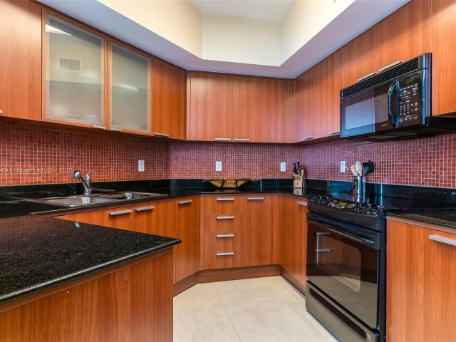 Apartment for sale  Unit #3401 - photo 6011306