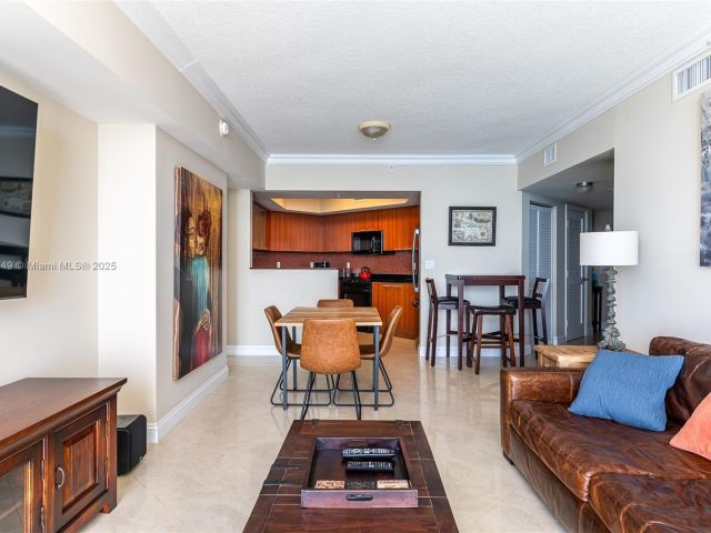 Apartment for sale  Unit #3401 - photo 6011309