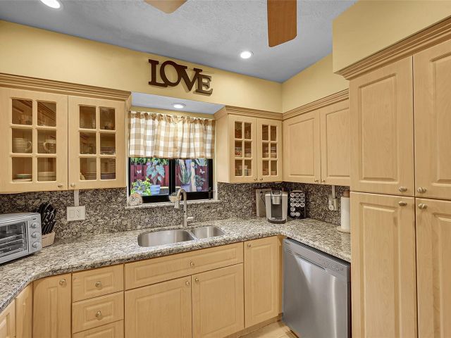 Home for sale at 420 SE 5th St - photo 6038402