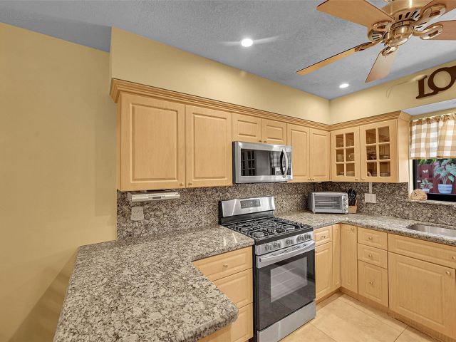 Home for sale at 420 SE 5th St - photo 6038405