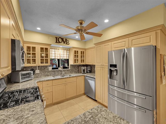 Home for sale at 420 SE 5th St - photo 6038406