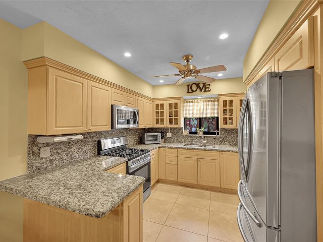 Home for sale at 420 SE 5th St - photo 6038407