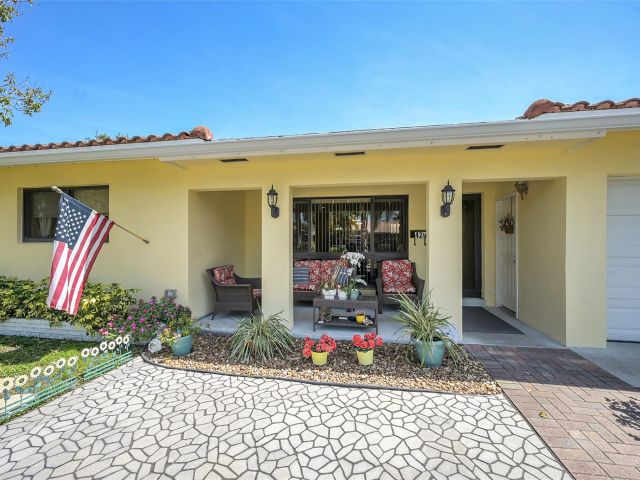 Home for sale at 420 SE 5th St - photo 6038418