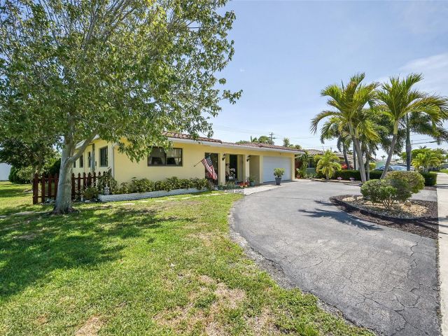 Home for sale at 420 SE 5th St - photo 6038420