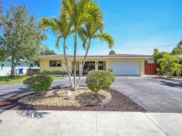 Home for sale at 420 SE 5th St - photo 6038421