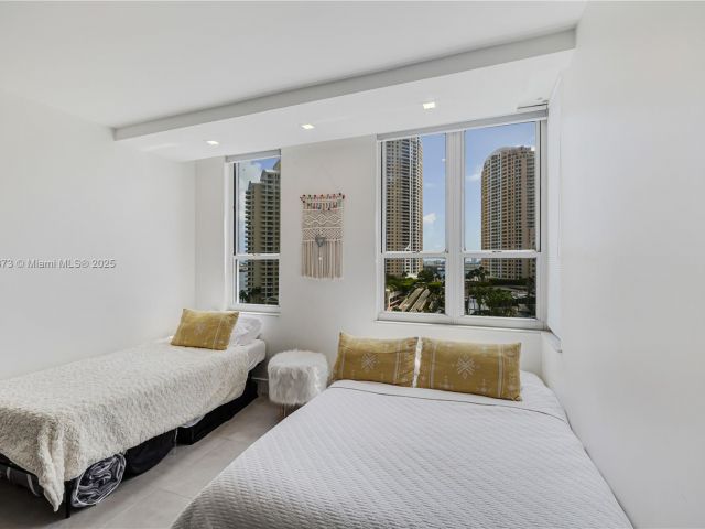 Apartment for rent  Unit #1110 - photo 6016704