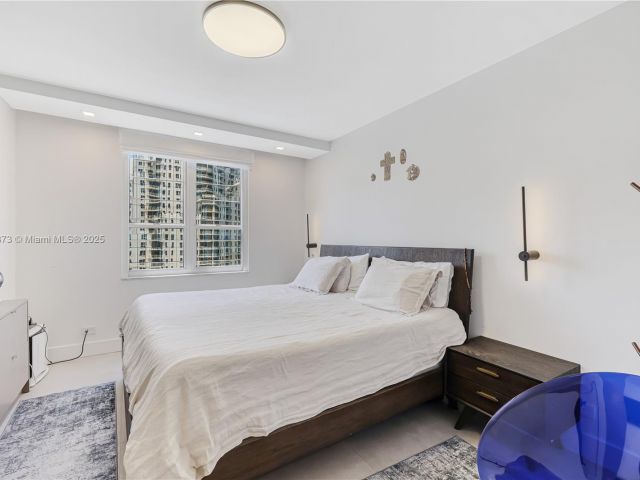 Apartment for rent  Unit #1110 - photo 6016708