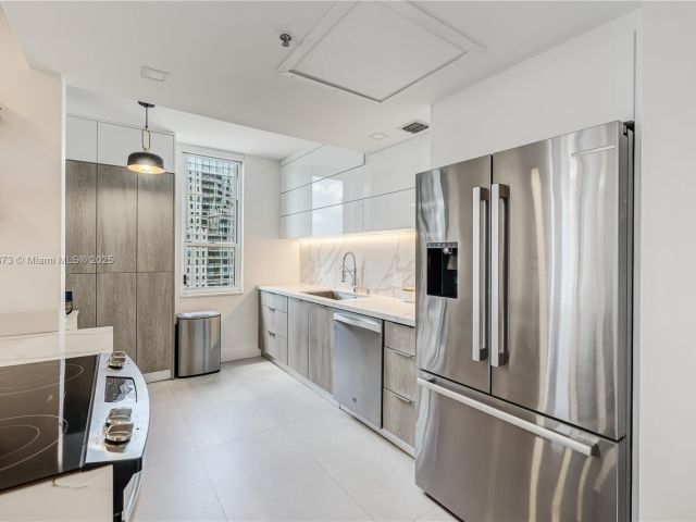 Apartment for rent  Unit #1110 - photo 6016711