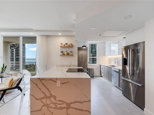 Apartment for rent  Unit #1110 - photo 6016712