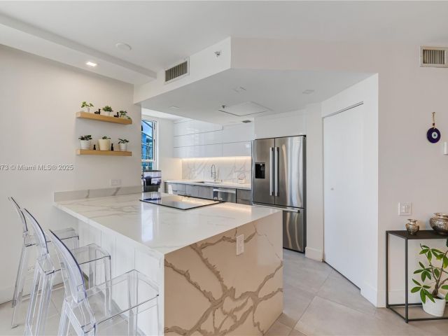 Apartment for rent  Unit #1110 - photo 6016713