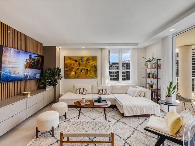 Apartment for rent  Unit #1110 - photo 6016719