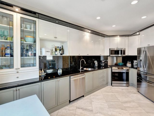 Home for sale at 1788 Bay Dr 25 - photo 6028266