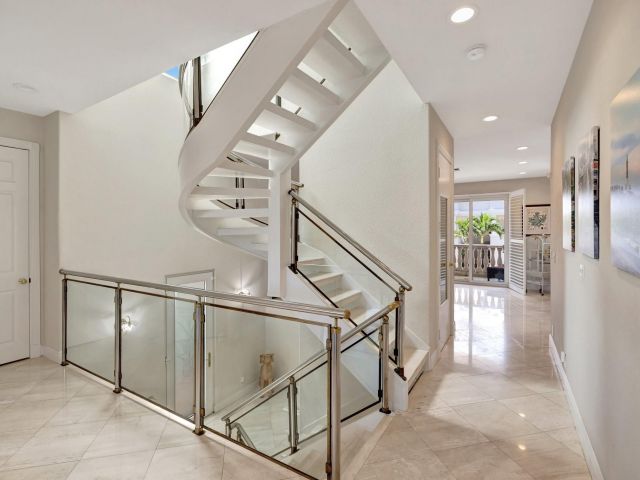 Home for sale at 1788 Bay Dr 25 - photo 6028274