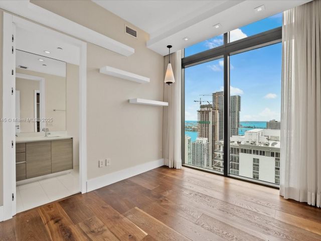 Apartment for rent  Unit #4104 - photo 6011891