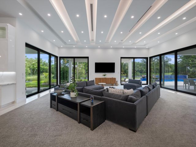 Home for sale at 18074 Sentinel Circle - photo 6083275