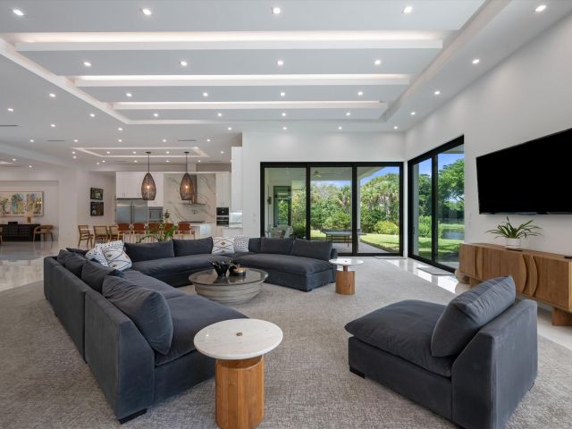 Home for sale at 18074 Sentinel Circle - photo 6083276