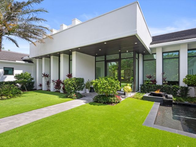 Home for sale at 18074 Sentinel Circle - photo 6083283