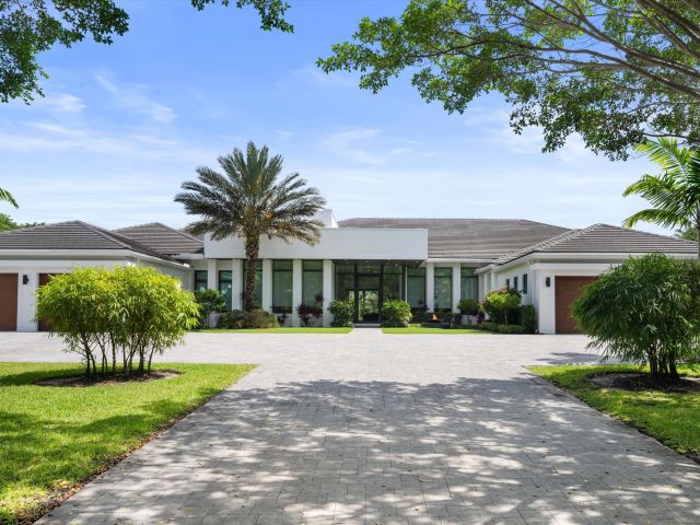 Home for sale at 18074 Sentinel Circle - photo 6083284