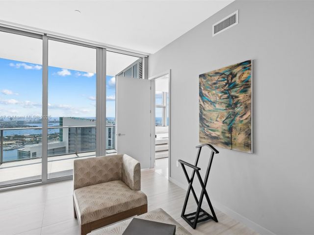 Apartment for sale  Unit #PH 5401 - photo 6017089