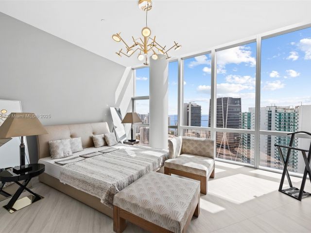 Apartment for sale  Unit #PH 5401 - photo 6017092