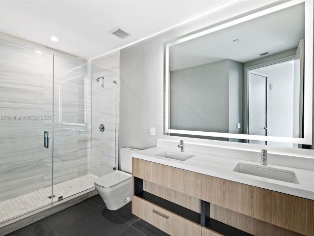 Apartment for sale  Unit #PH 5401 - photo 6017093