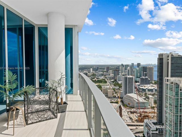 Apartment for sale  Unit #PH 5401 - photo 6017099