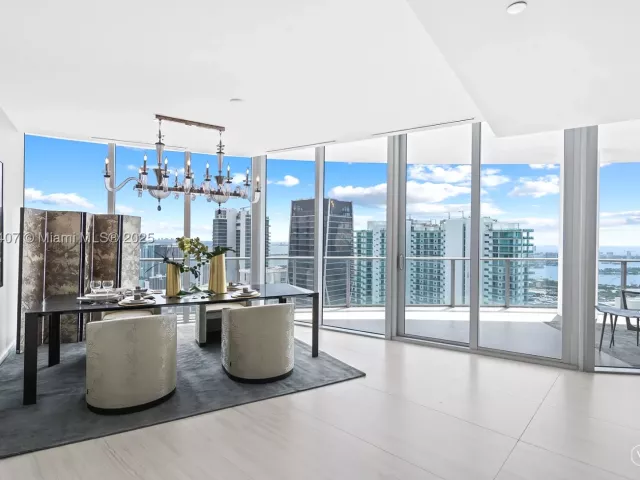 5-bedroom condo for sale in Miami - 851 NE 1st Ave PH 5401 - MondialRealty