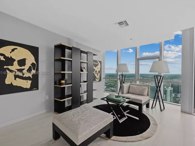 5-bedroom condo for sale in Miami - 851 NE 1st Ave PH 5401 - MondialRealty