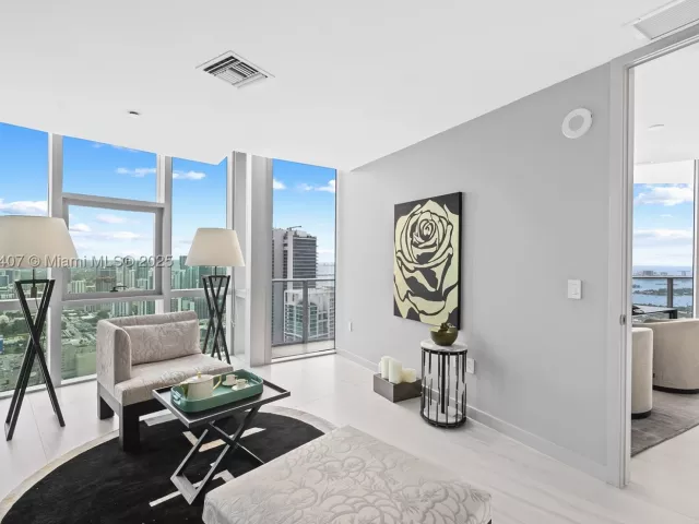 5-bedroom condo for sale in Miami - 851 NE 1st Ave PH 5401 - MondialRealty